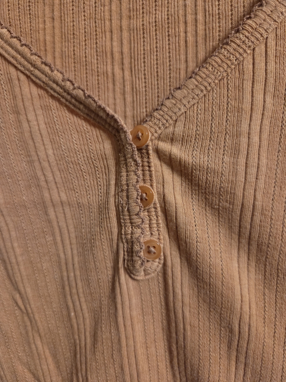 American Eagle Outfitters Peach Ribbed Long-Sleeve V-Neck Top - Picture 4 of 4
